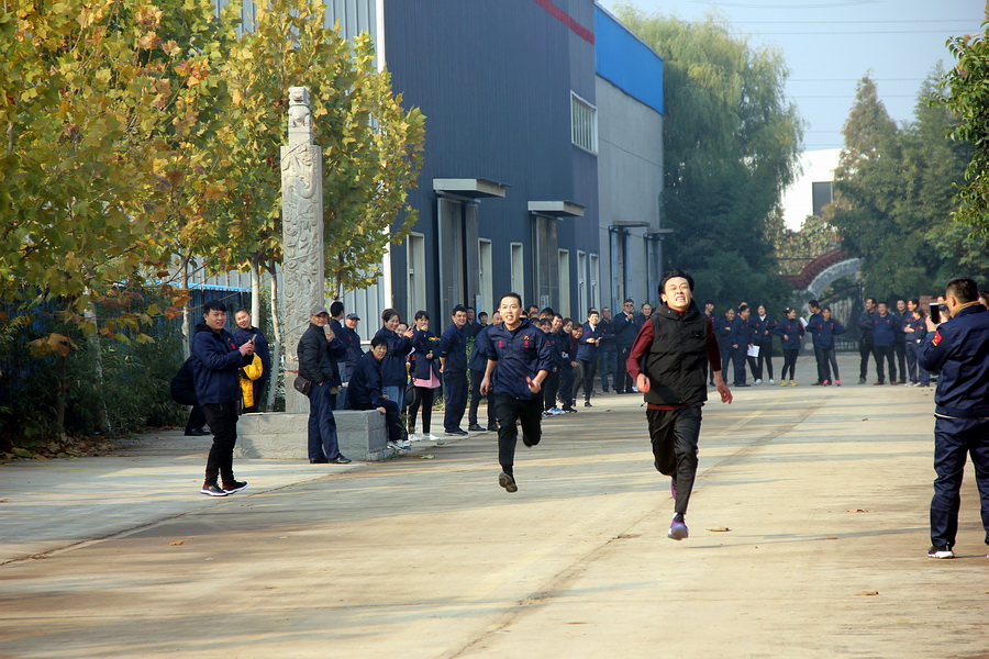 第2頁(yè) 1-3  運(yùn)動(dòng)會(huì).JPG